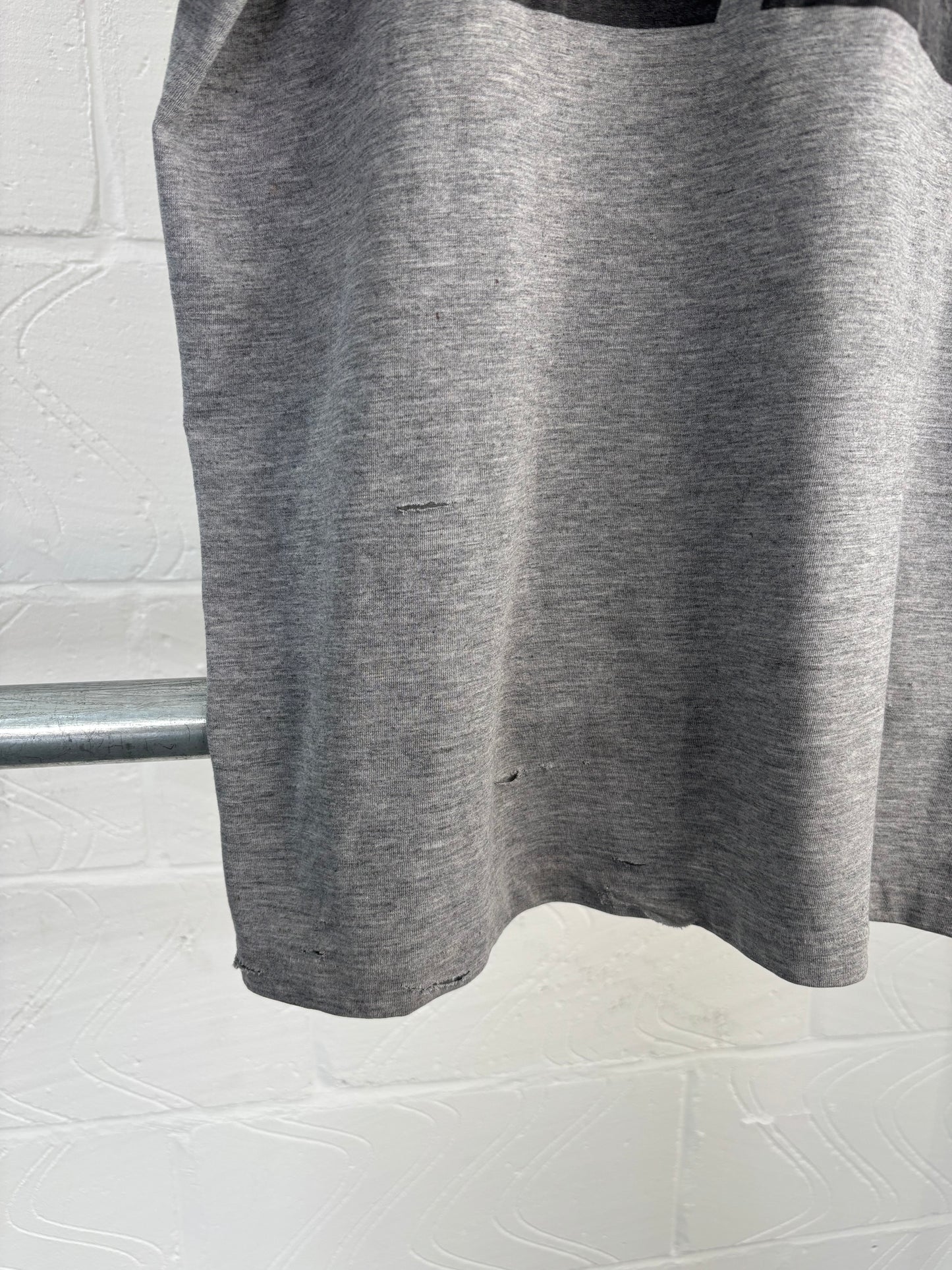 MW X 403: EARLY 00S ARMY T-SHIRT