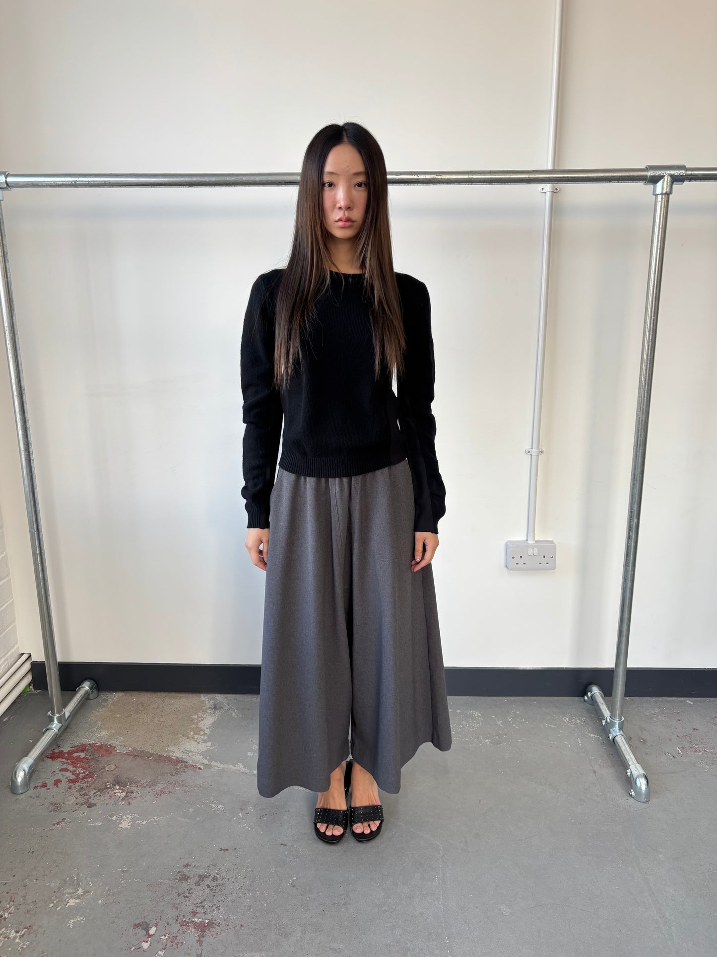 CURVED SLEEVE WOOL BLEND KNIT