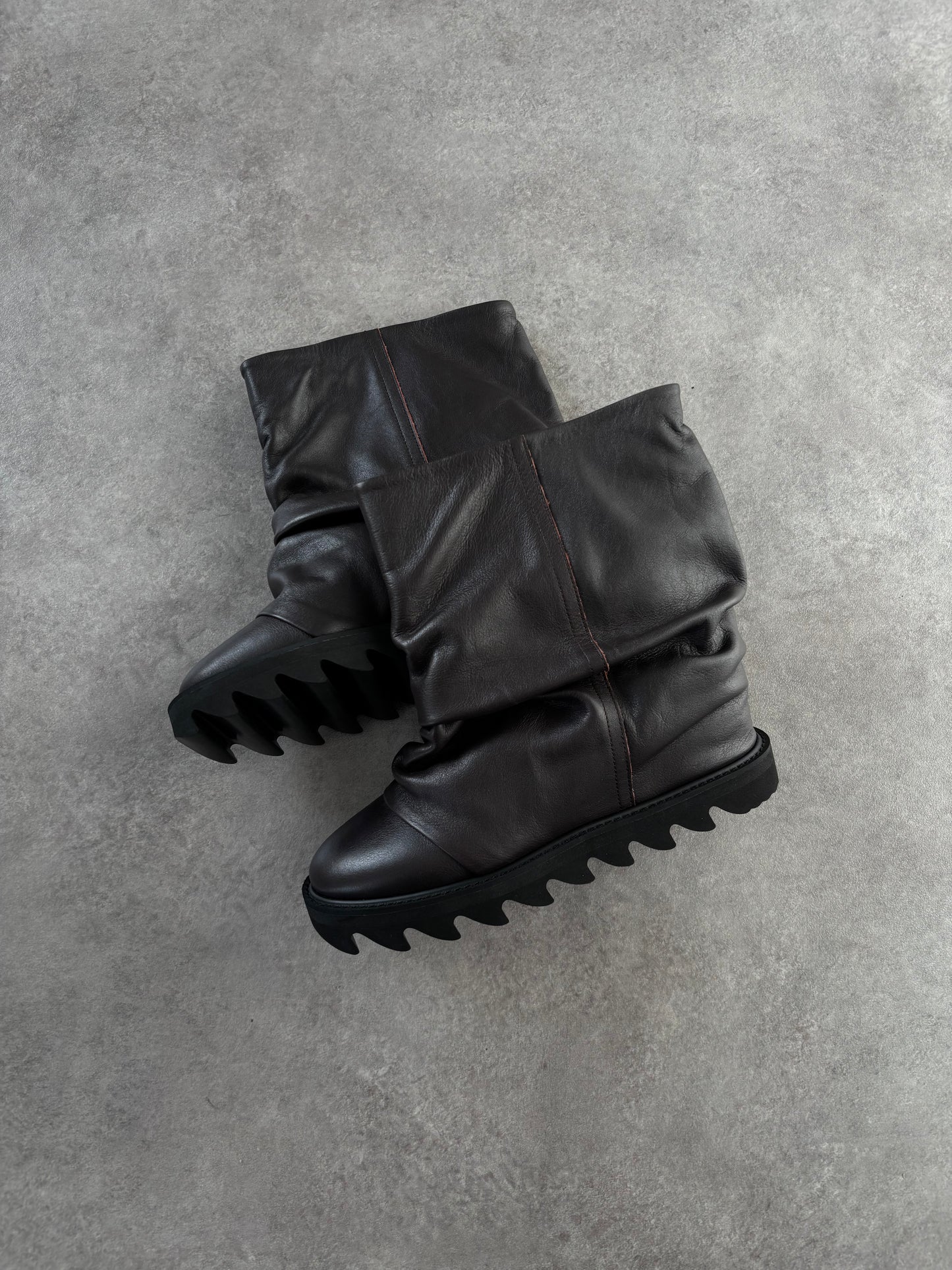 ZUCCA BROWN LEATHER SLOUCH BOOTS