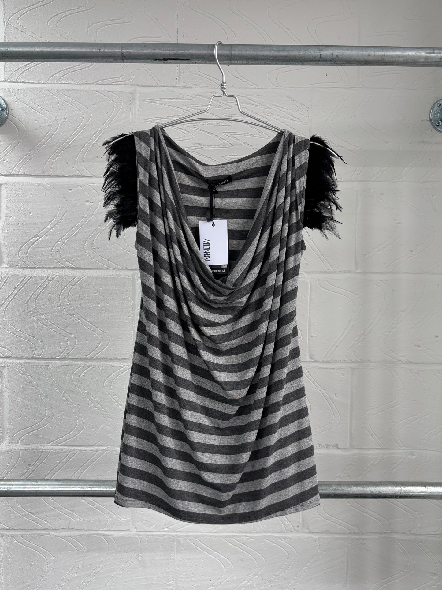 STRIPE FEATHER SHOULDER VEST