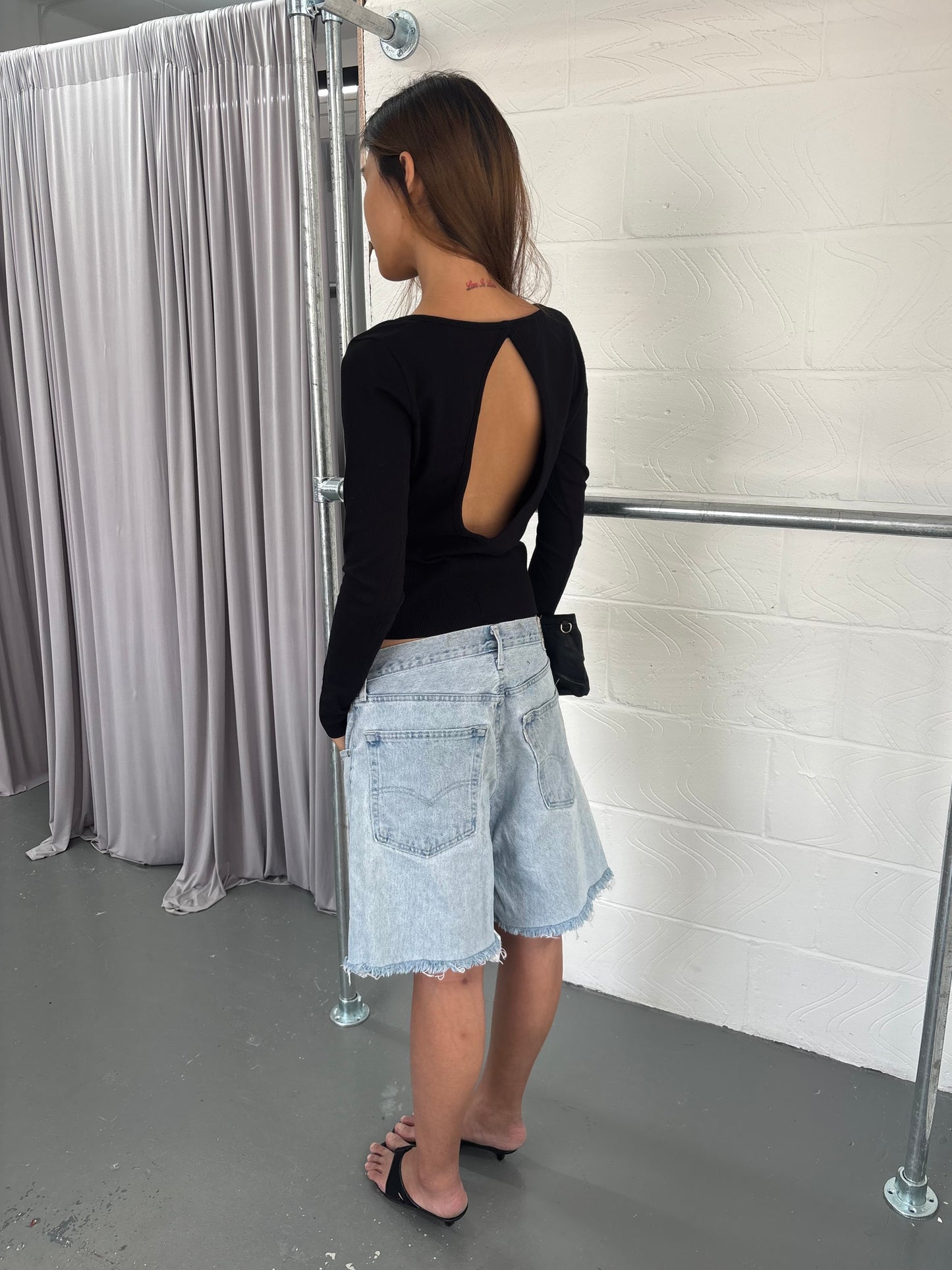 EXPOSED BACK CARDIGAN