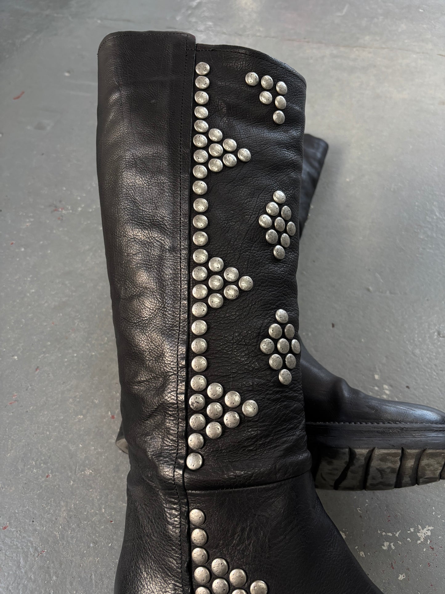 LEATHER STUDDED BOOTS