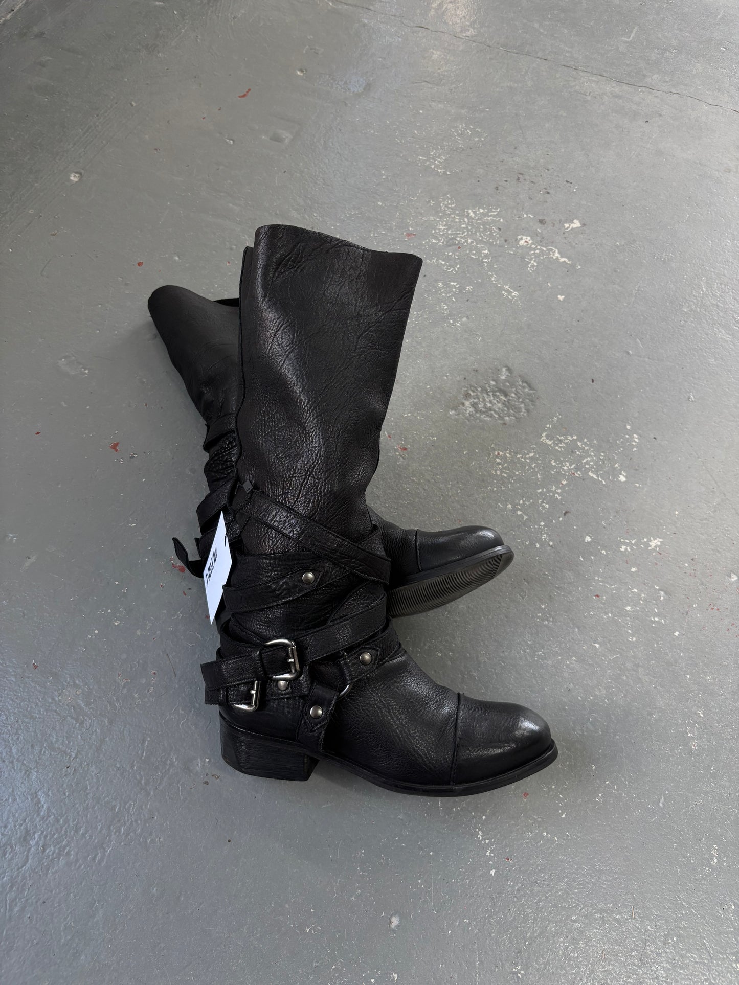 BONDAGE BUCKLE LEATHER BOOTS
