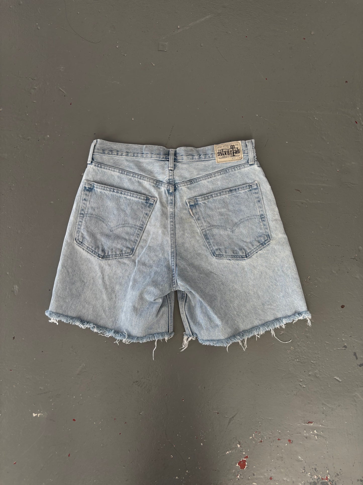 LEVI'S BAGGY RAW HEM SHORTS