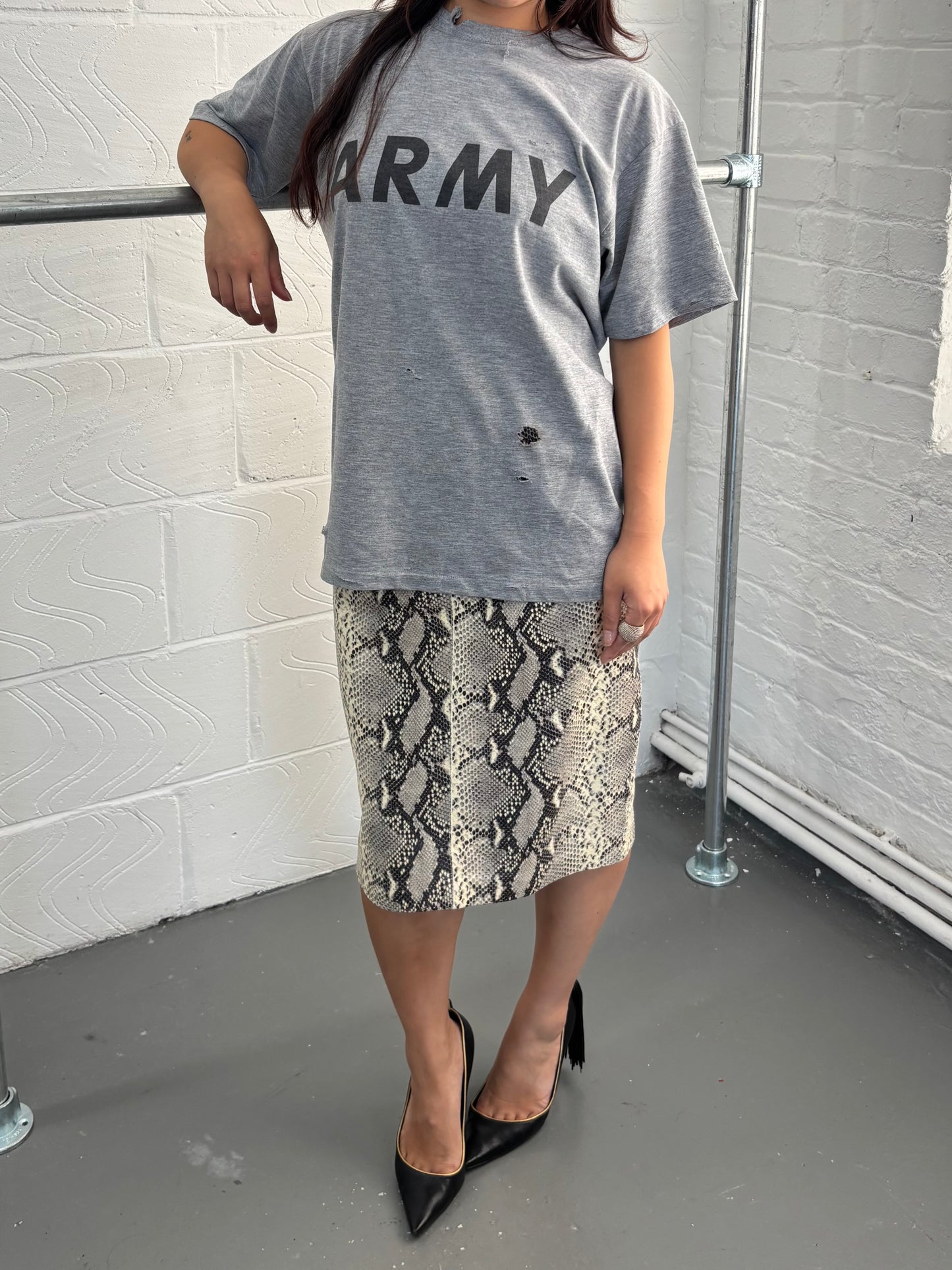 MW X 403: EARLY 00S ARMY T-SHIRT