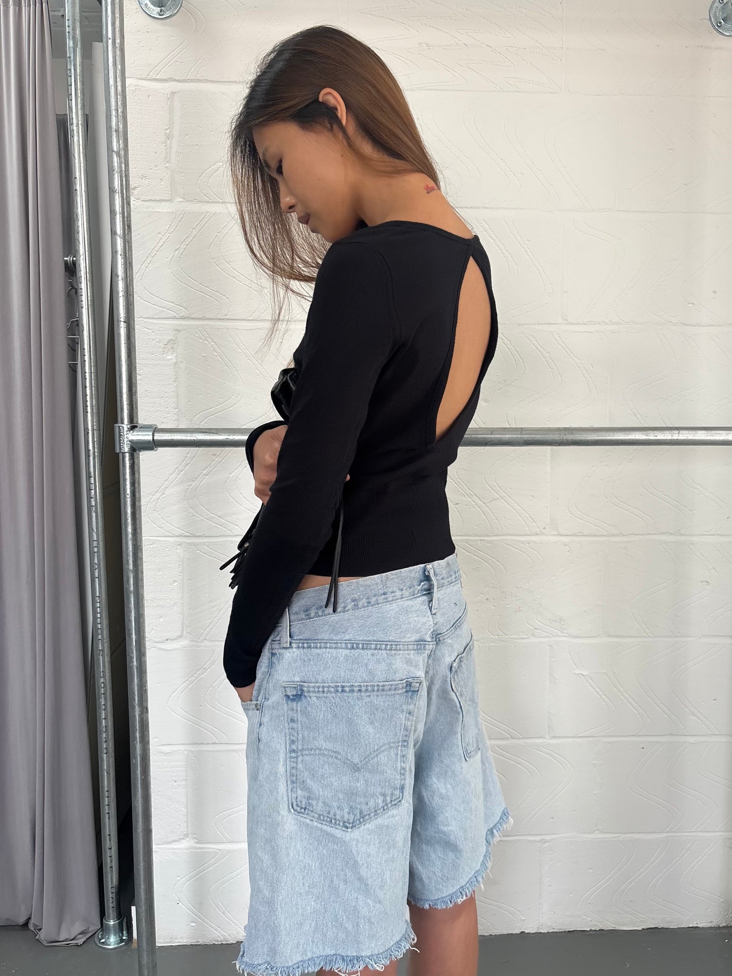 EXPOSED BACK CARDIGAN