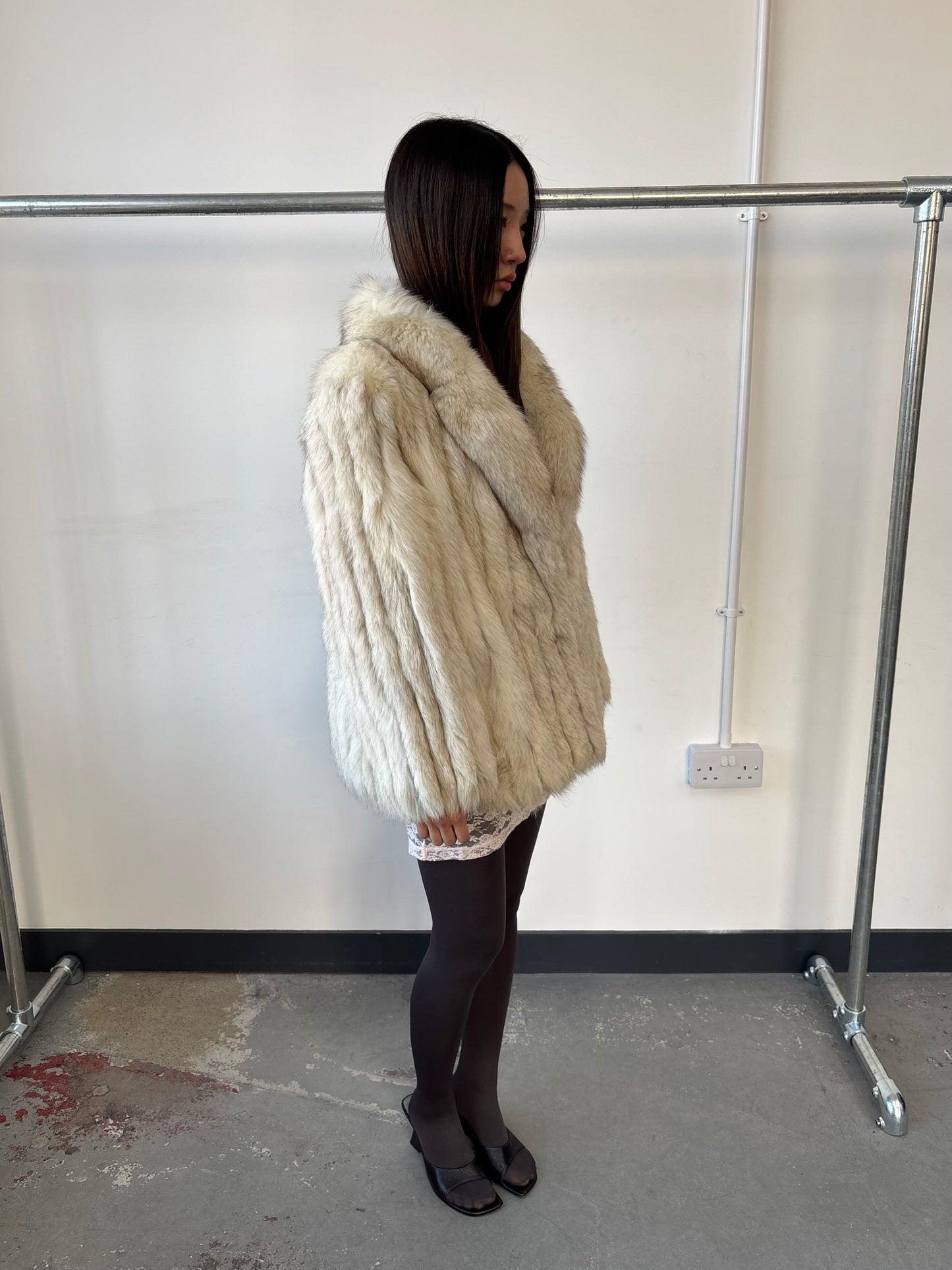 CREAM RIBBED FUR JACKET