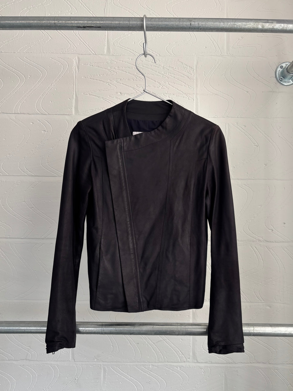 GOAT LEATHER ASYMMETRIC ZIP UP JACKET