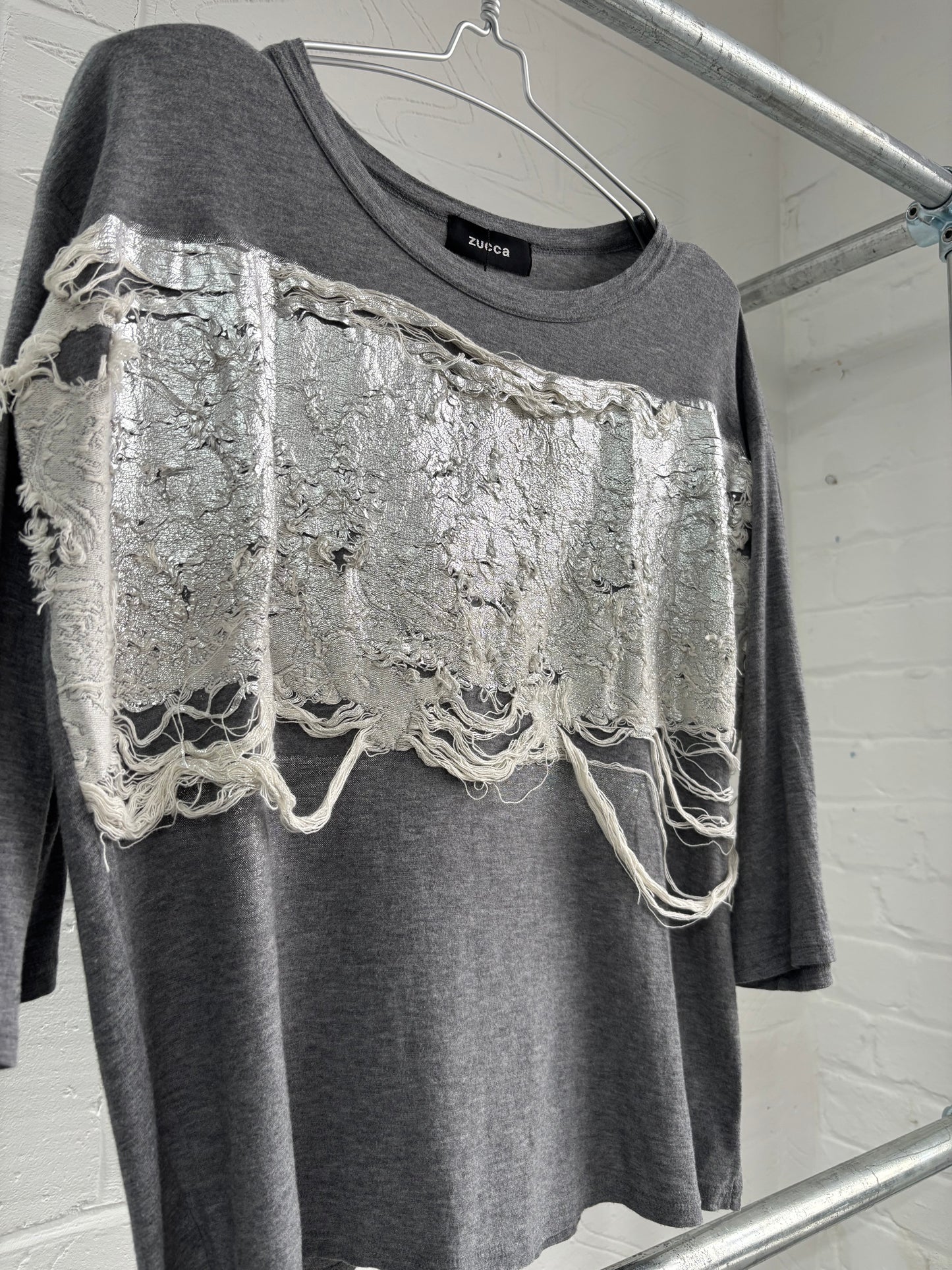 ZUCCA DISTRESSED JERSEY LONG SLEEVE