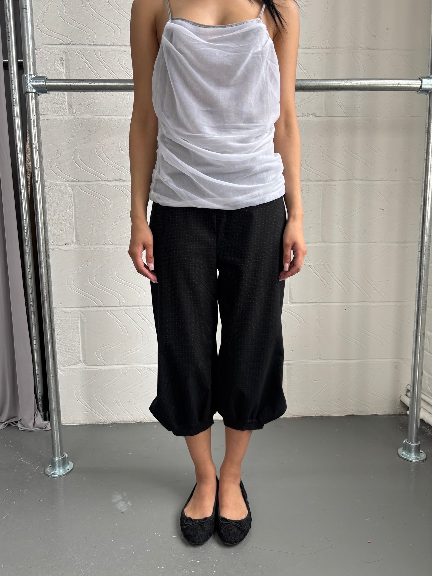 HITCHED BUBBLE CROP TROUSERS