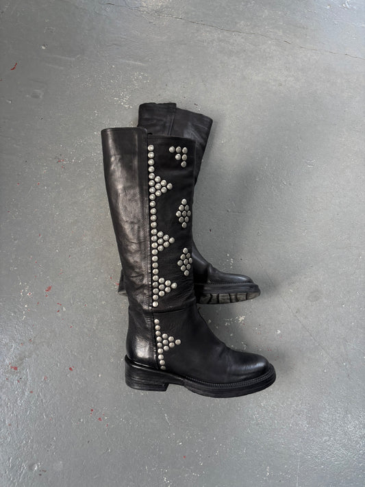 LEATHER STUDDED BOOTS