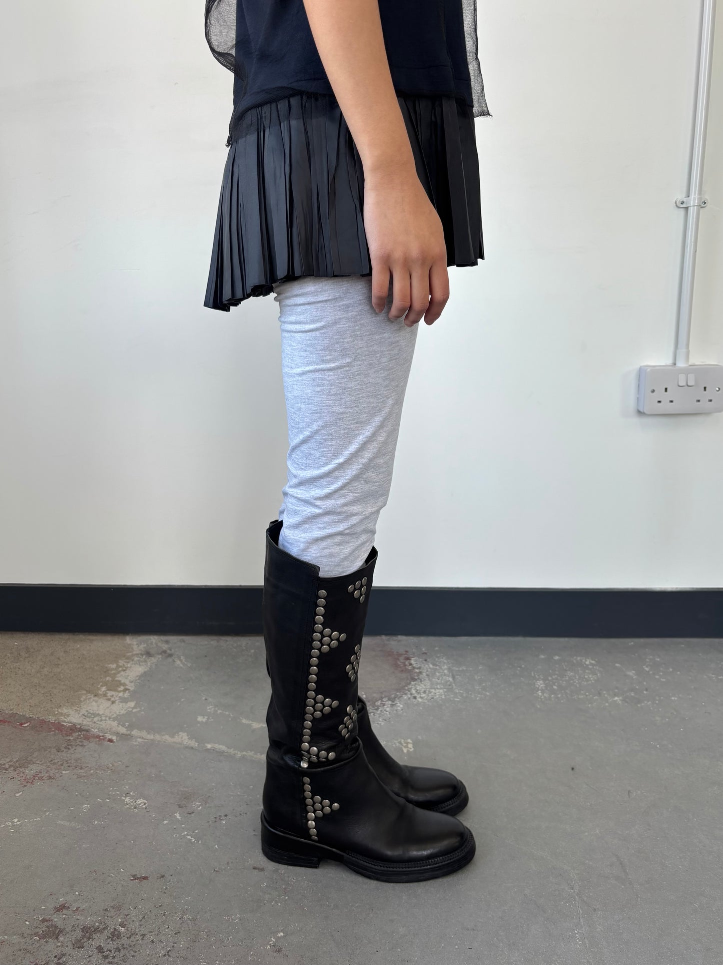 LEATHER STUDDED BOOTS