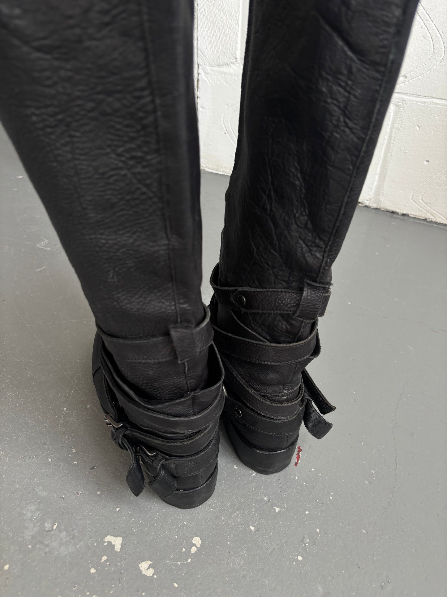 LEATHER BONDAGE BOOTS