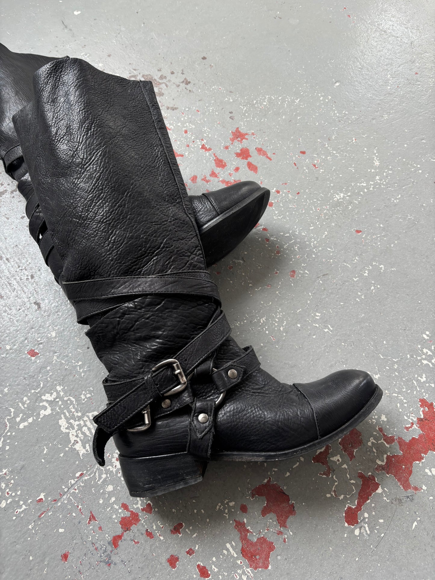 LEATHER BONDAGE BOOTS