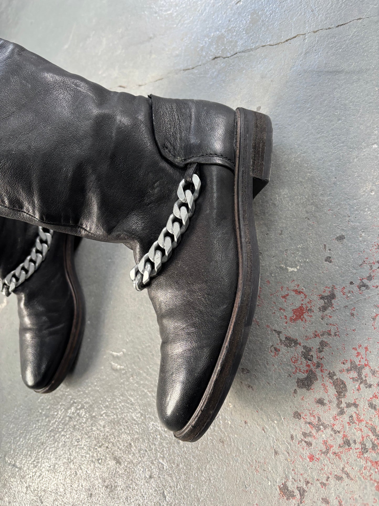LEATHER CHAIN DETAIL BOOTS