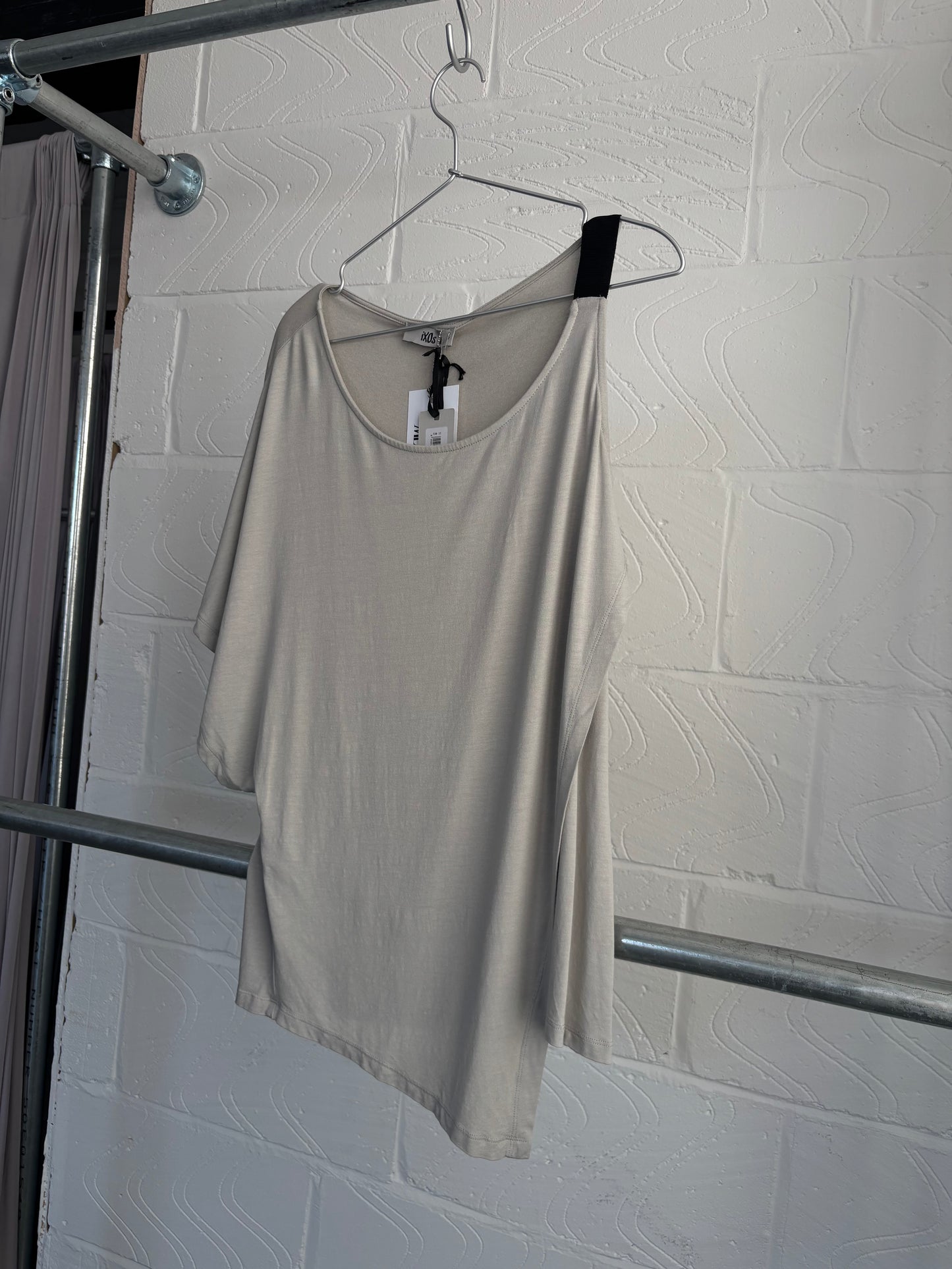 ASYMMETRIC JERSEY TOP