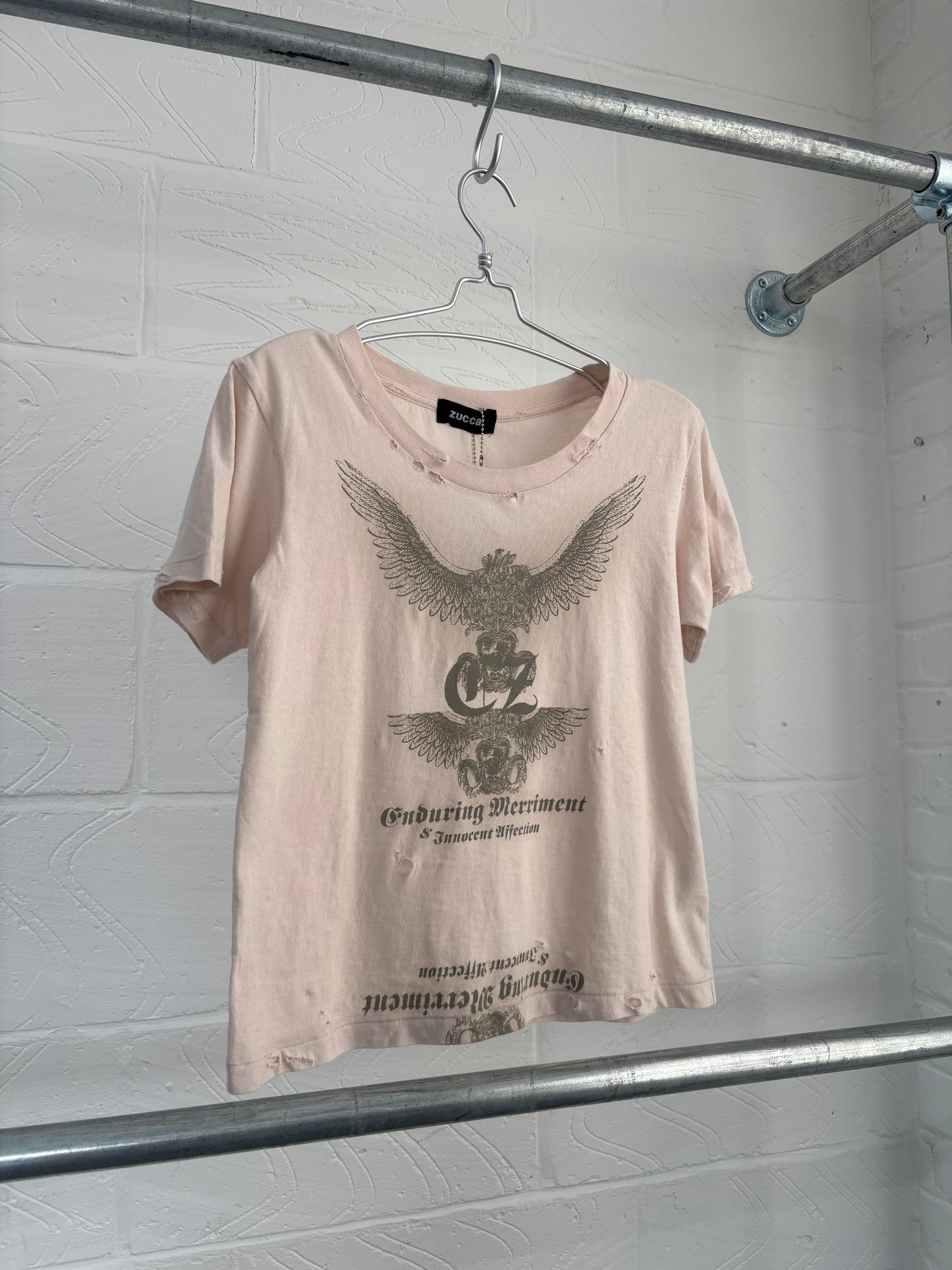 MW X 403: ZUCCA GRAPHIC PRINT CROP T-SHIRT