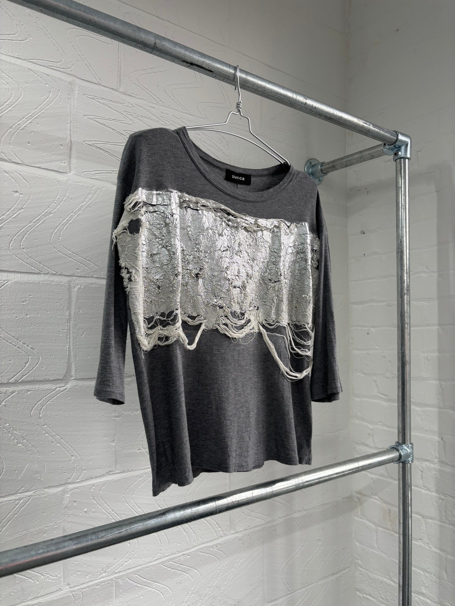 ZUCCA DISTRESSED JERSEY LONG SLEEVE