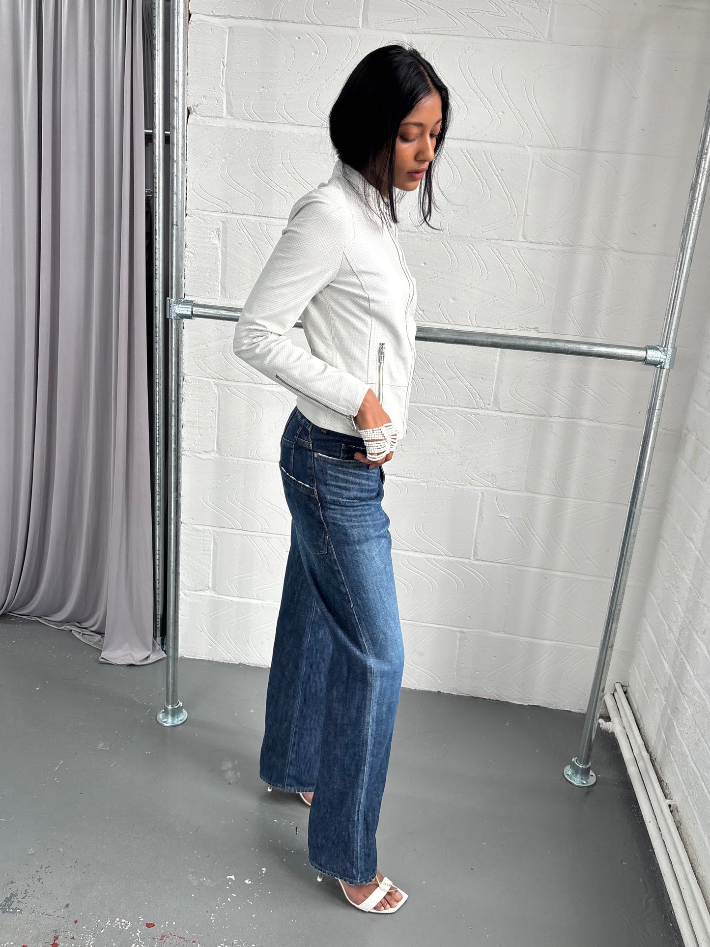 ZUCCA CURVED JEANS