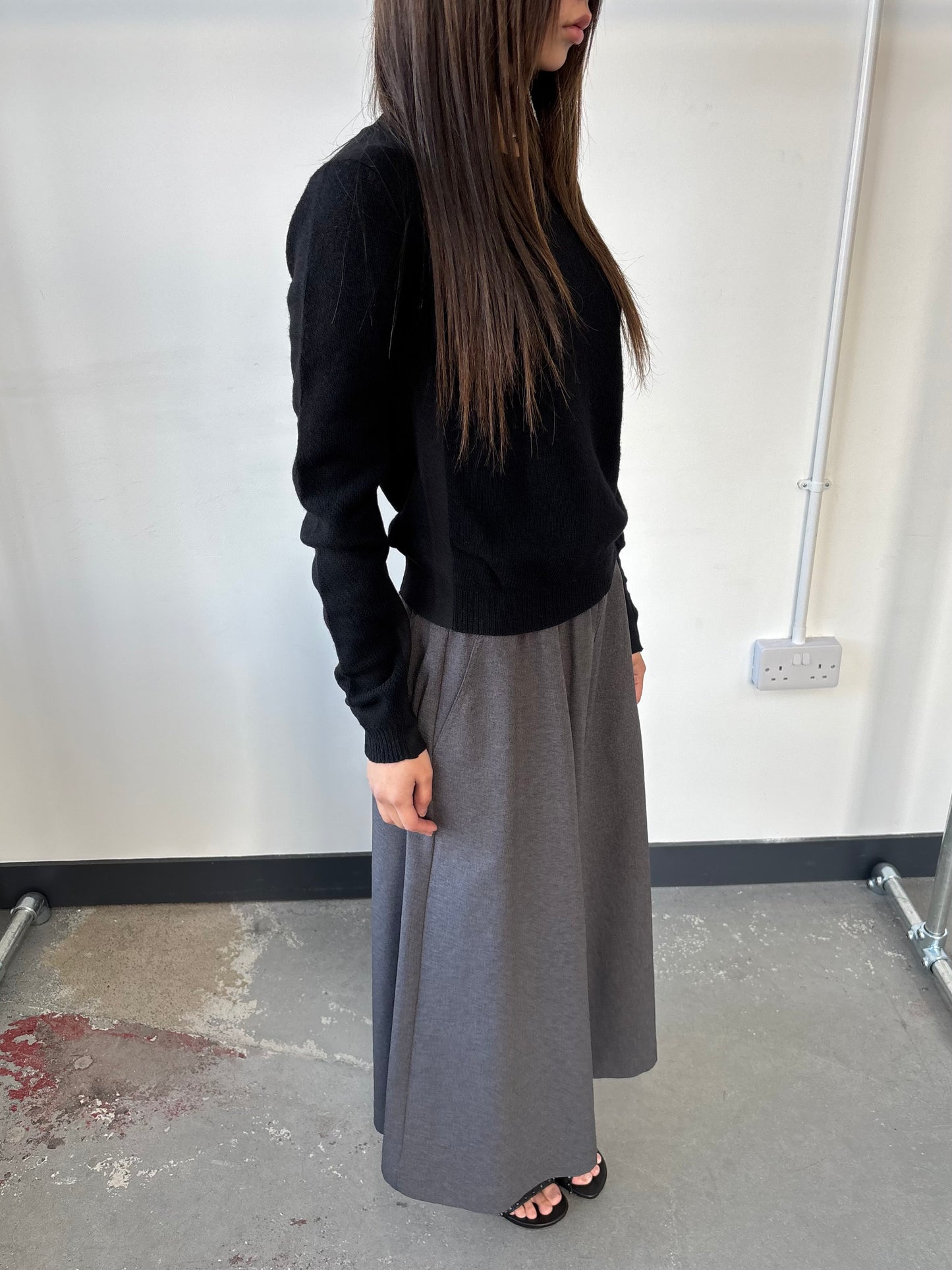 CURVED SLEEVE WOOL BLEND KNIT