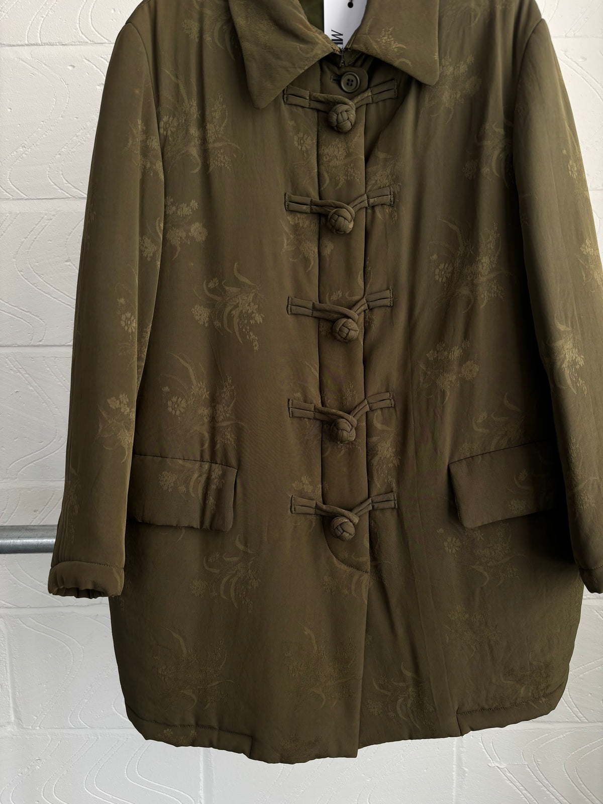 FLORAL JACKET WITH CHINESE KNOT FASTENINGS
