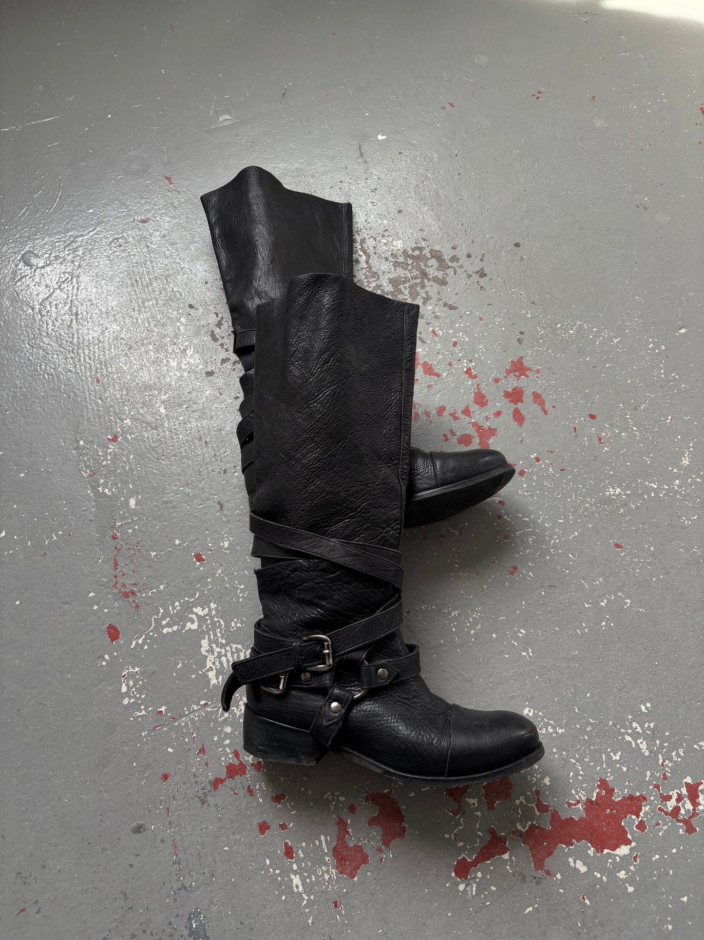 LEATHER BONDAGE BOOTS