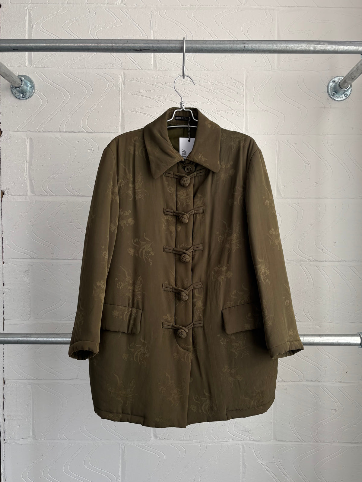 FLORAL JACKET WITH CHINESE KNOT FASTENINGS