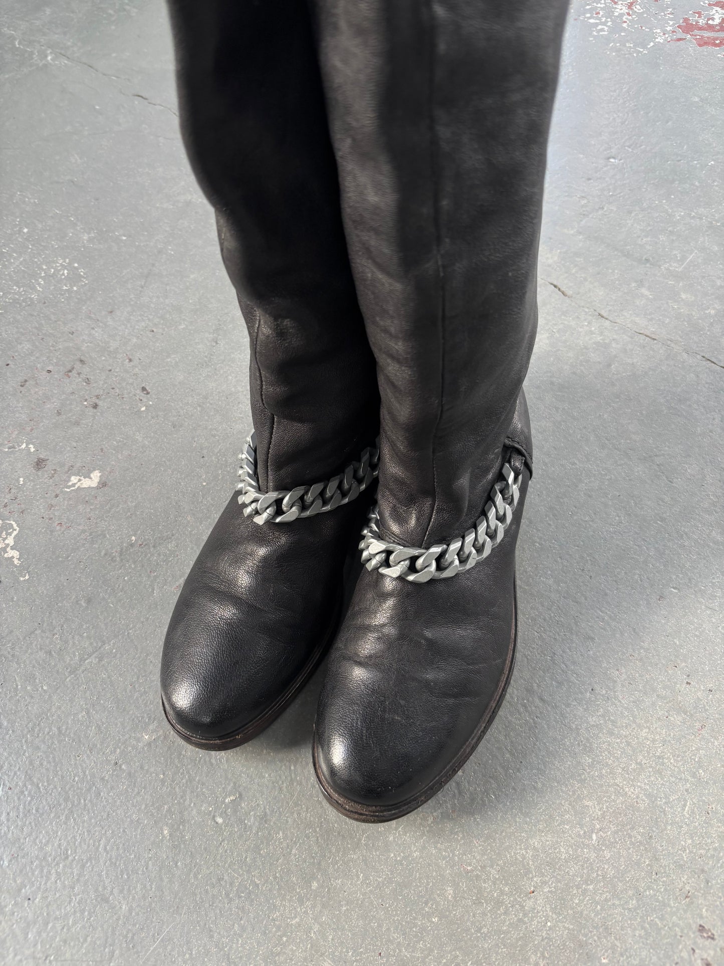LEATHER CHAIN DETAIL BOOTS