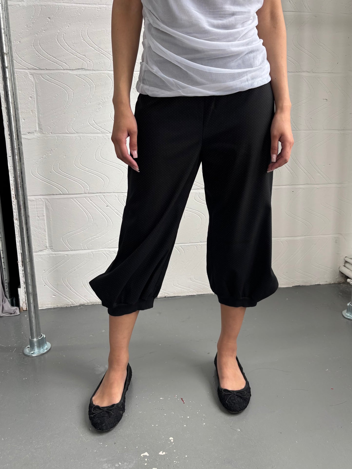 HITCHED BUBBLE CROP TROUSERS