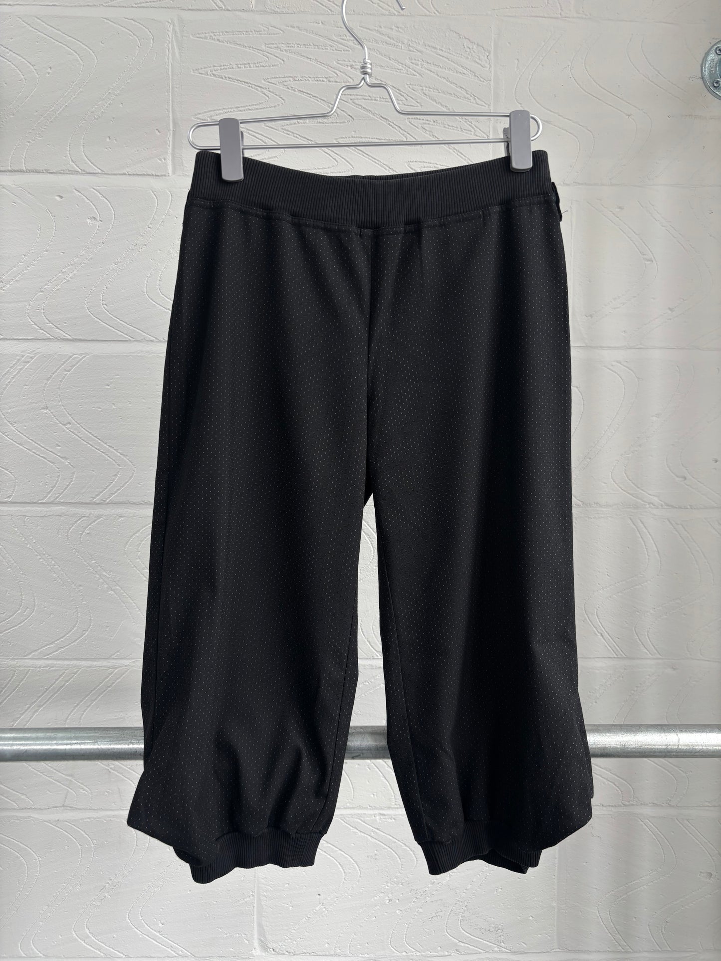 HITCHED BUBBLE CROP TROUSERS