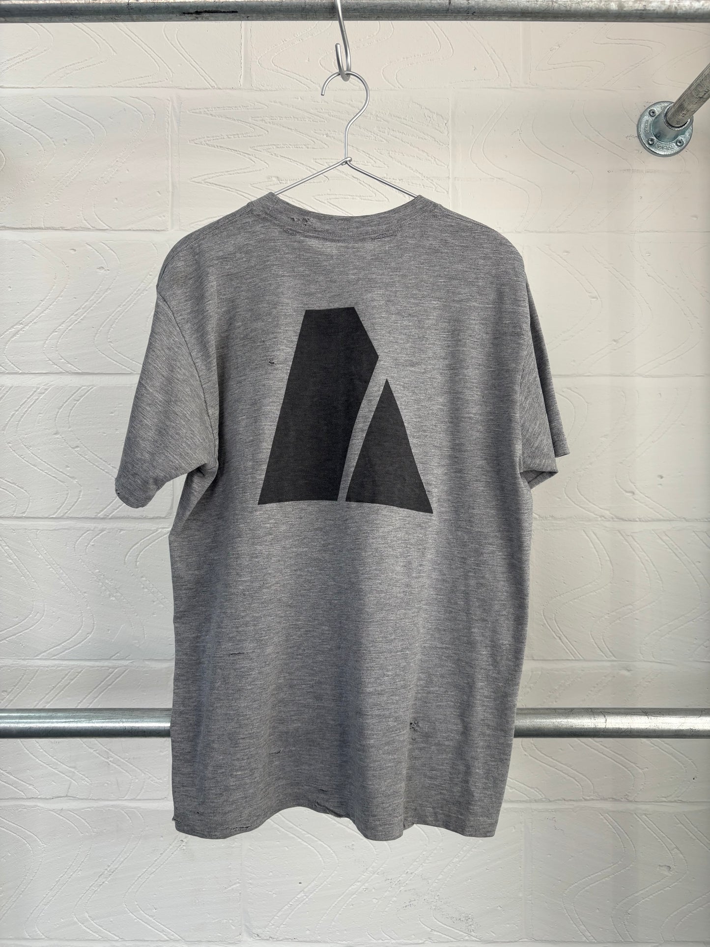 MW X 403: EARLY 00S ARMY T-SHIRT
