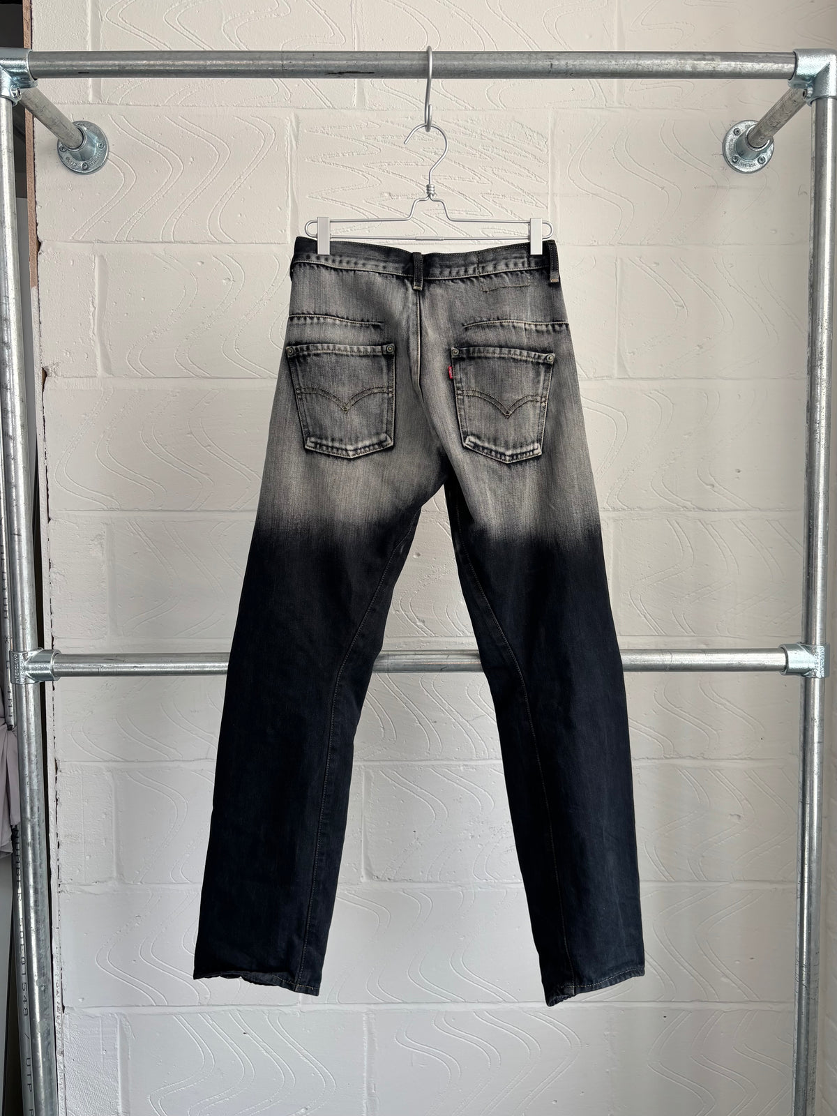 LEVI’S ENGINEERED JEANS