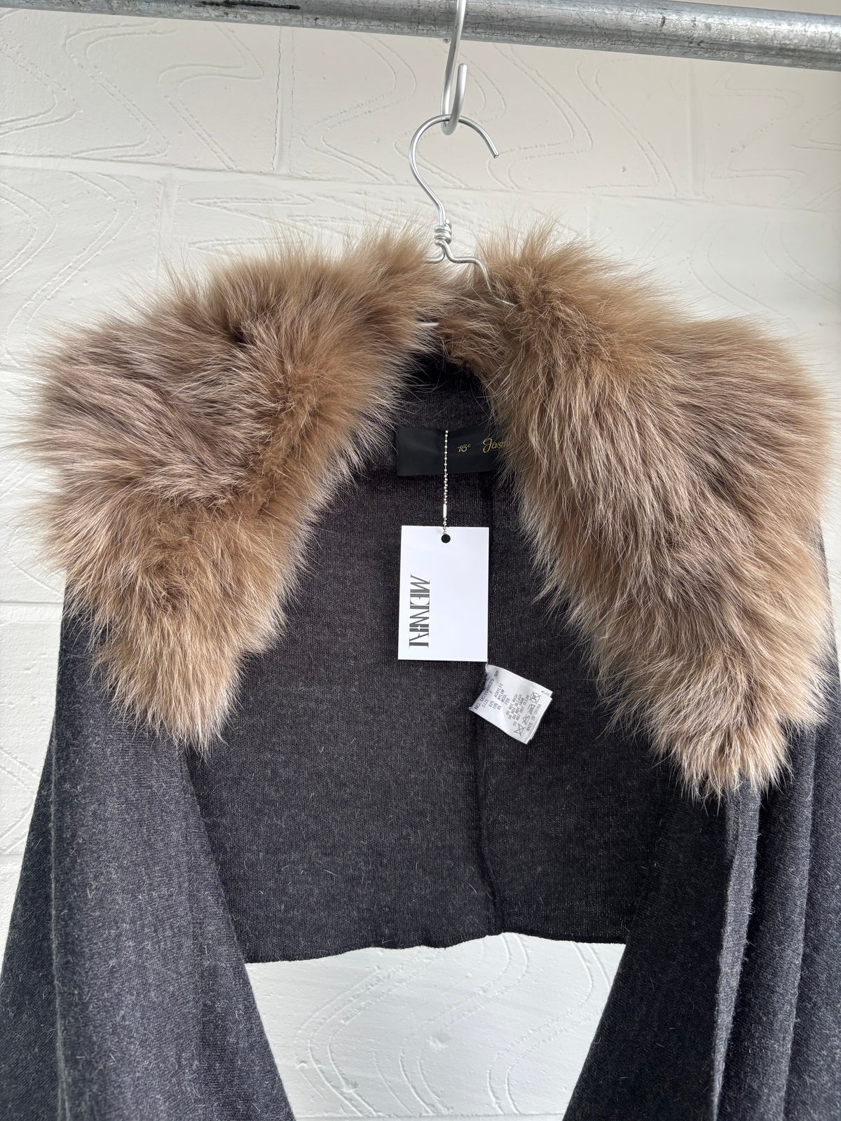 KNIT SHAWL WITH FOX FUR